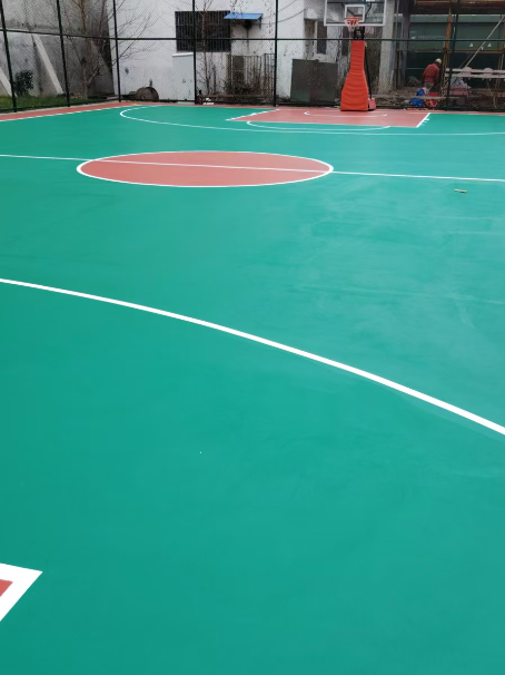 烟台 球场长期使用易出现地面开裂