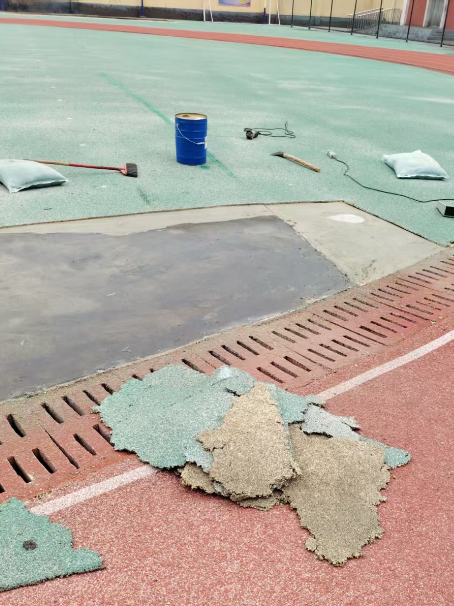 烟台球场翻新维修补、球场翻新修补改造